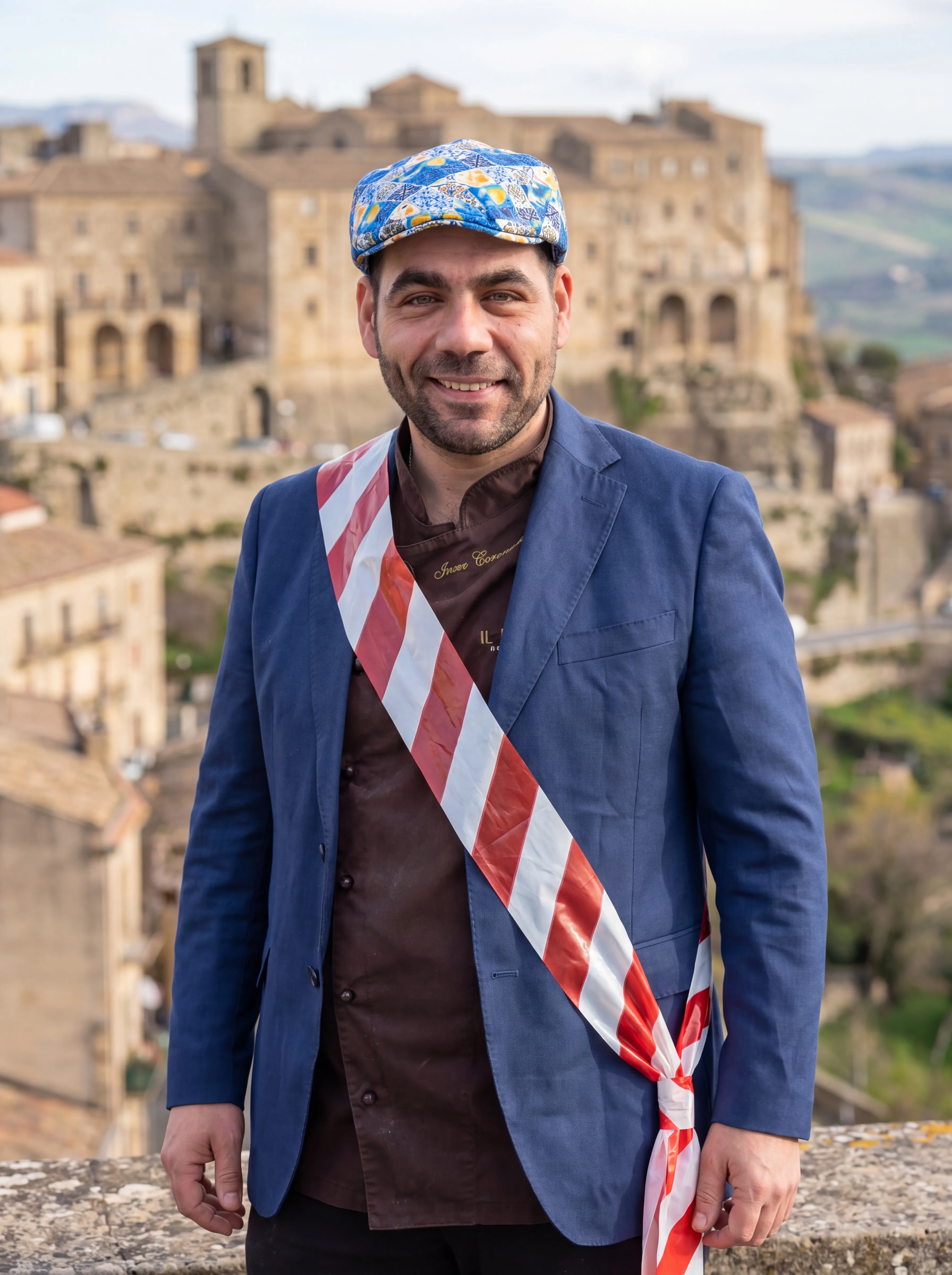 Don Ivan tra i cittadini di Enna